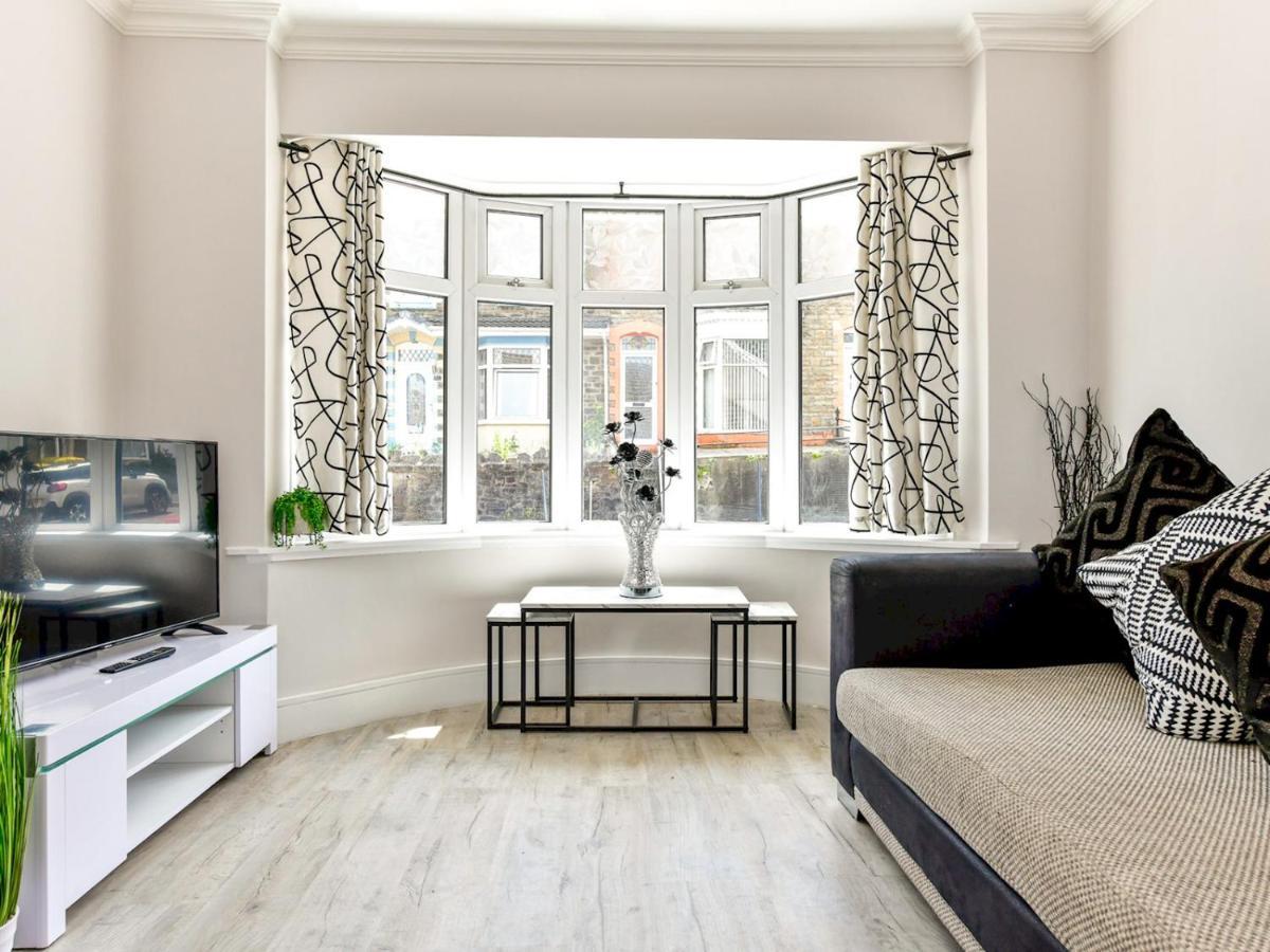 Pass The Keys Newly Refurbished Modern Bungalow - Pets Welcome Villa Swansea Exteriör bild