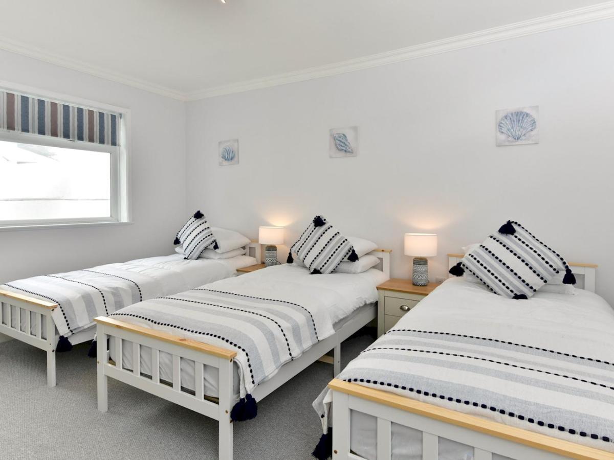 Pass The Keys Newly Refurbished Modern Bungalow - Pets Welcome Villa Swansea Exteriör bild
