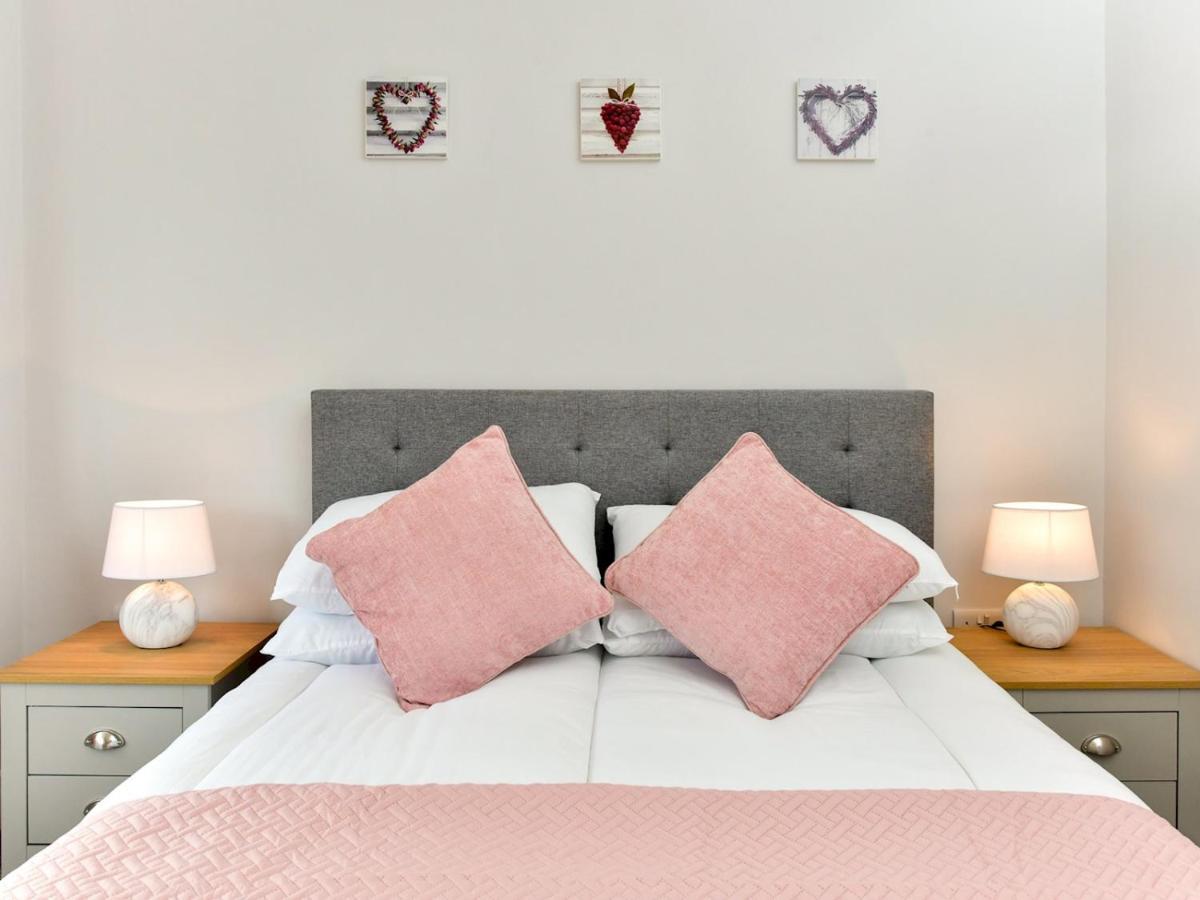 Pass The Keys Newly Refurbished Modern Bungalow - Pets Welcome Villa Swansea Exteriör bild