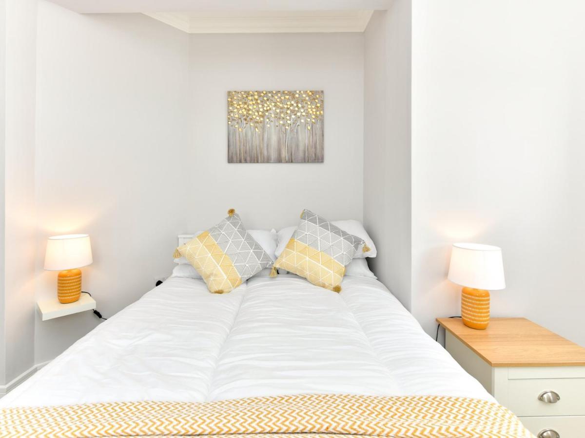 Pass The Keys Newly Refurbished Modern Bungalow - Pets Welcome Villa Swansea Exteriör bild